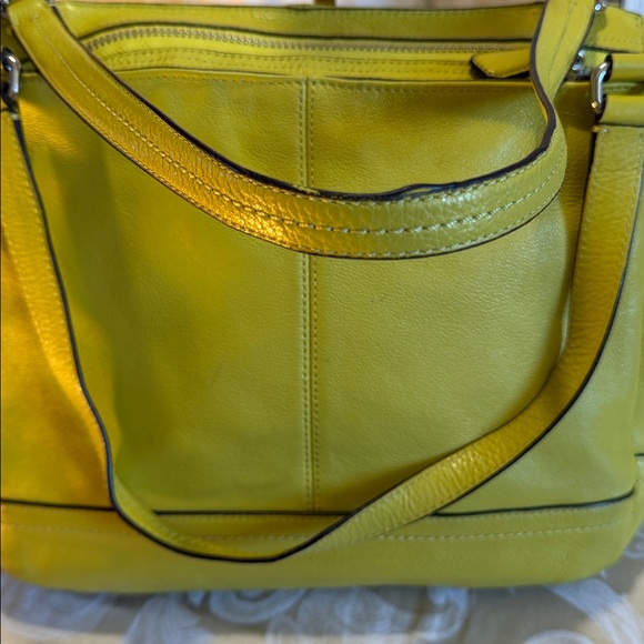 Coach beautiful soft muted golden yellow leather bag, satin tan lining, - Picture 7 of 16